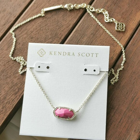 Kendra Scott Elisa Necklace. Gold Magenta - Picture 2 of 3